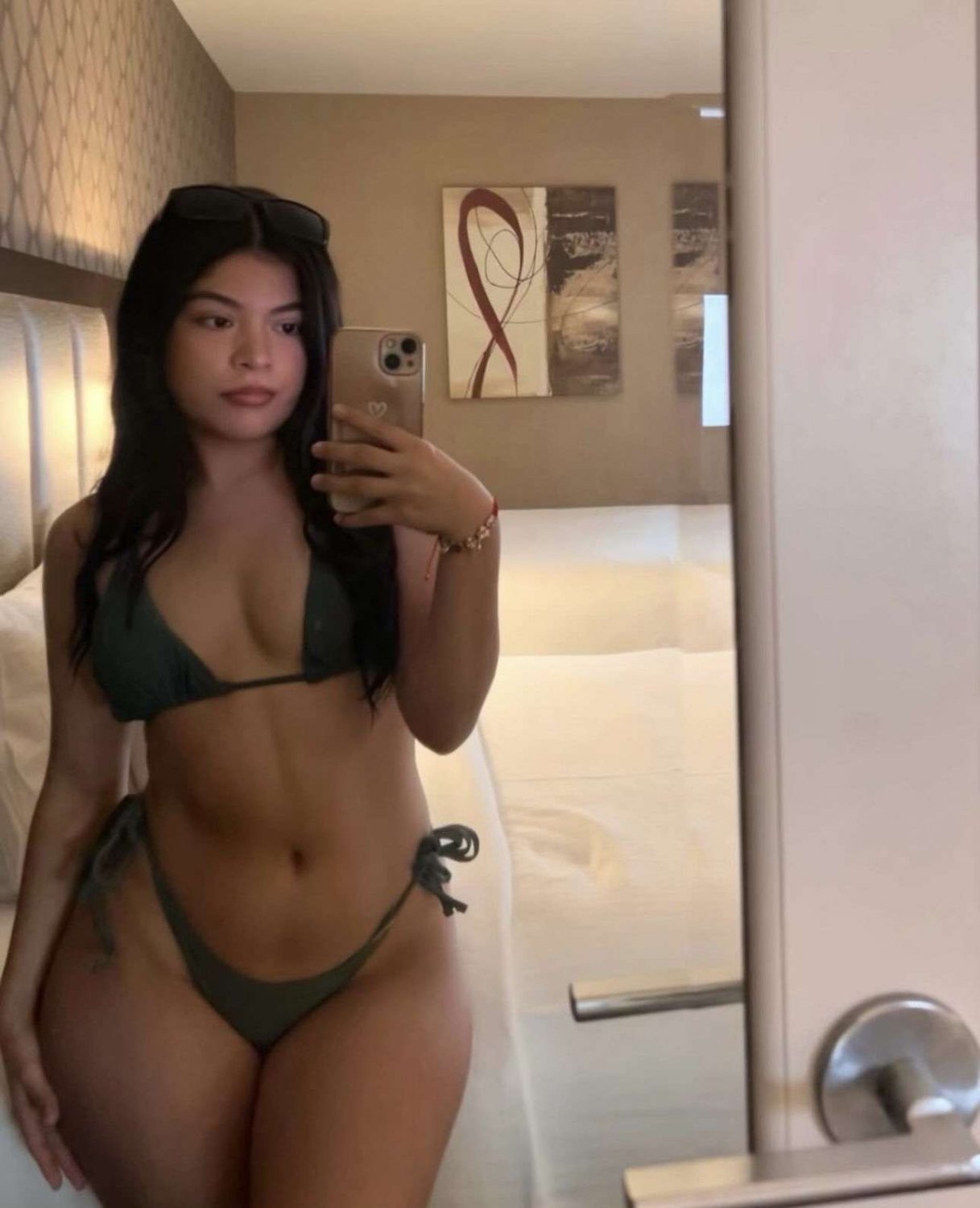 Latina slut with a fat ass #Ucoo4W32