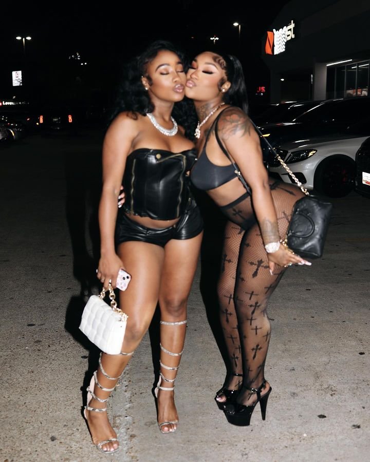 C tier rapper and BBL warrior realericabanks celebrating her birthday by being a whore #sTiXIJGK
