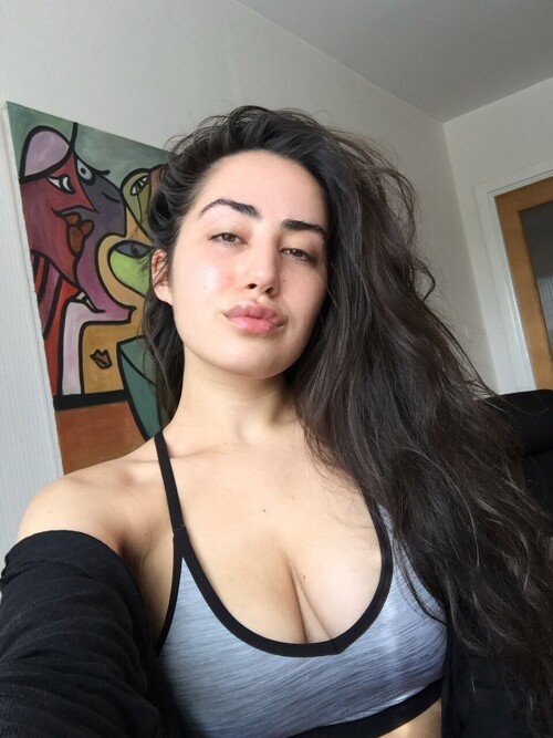 Milo Miriam Slut Influencer #5iHuTYvs