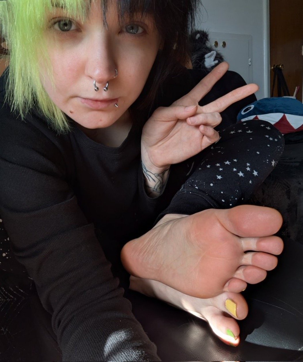 Emo Feet P2 #QucSdD9x